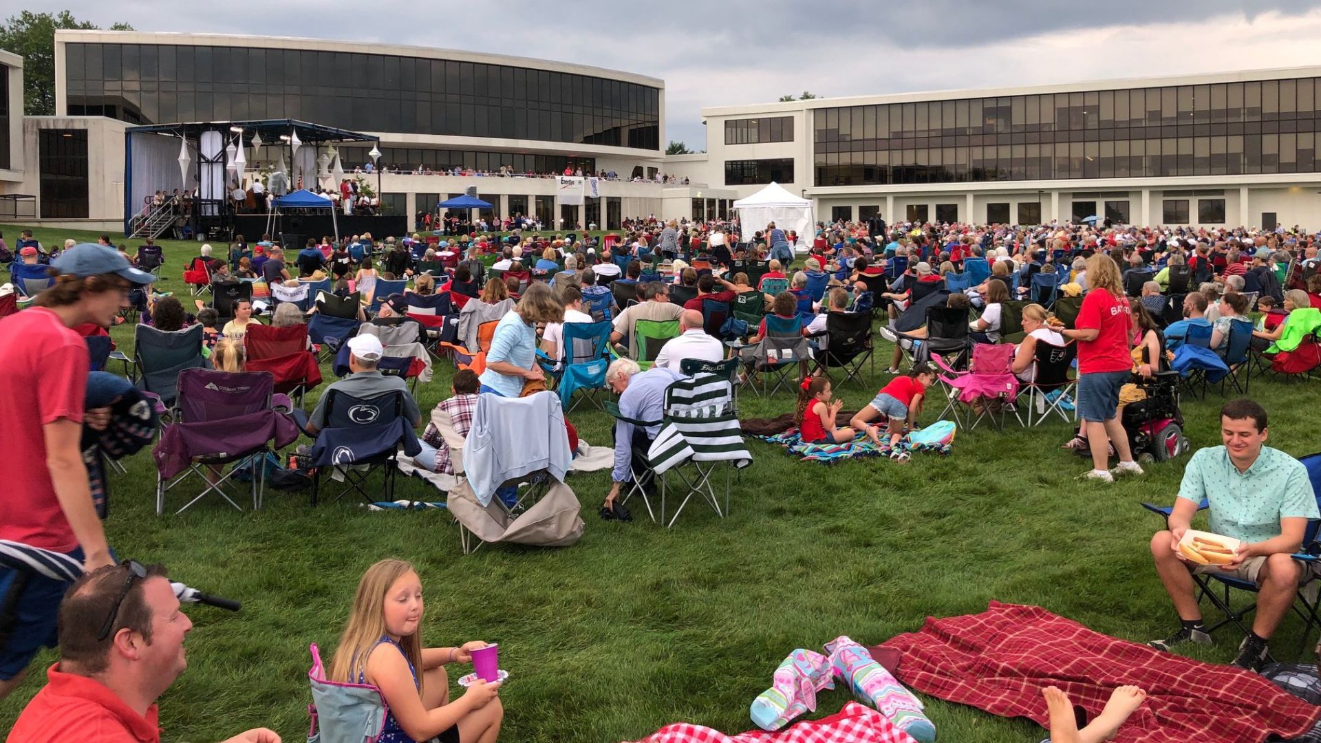 Large crowd joins RSO for 'Star-Spangled Spectacular'